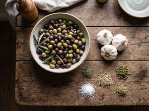 Ingredientes receta aceitunas aliñadas